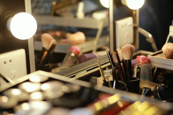 Organisateur de maquillage : essentiel pour faire un make up sans prise de tête